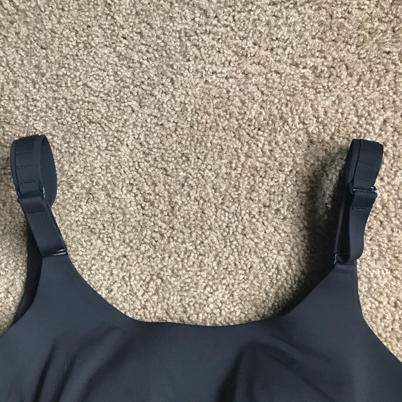 Lululemon Booby Bracer Sz 36DD In Black - Picture 5 of 8